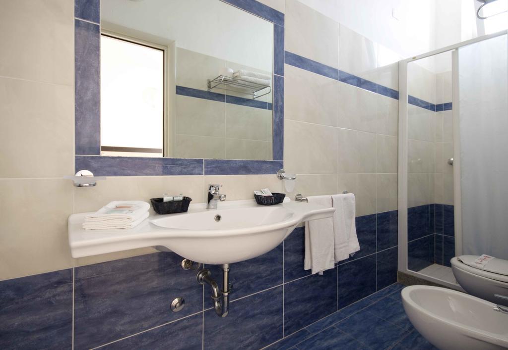 Hotel Veliero Rimini Cameră foto
